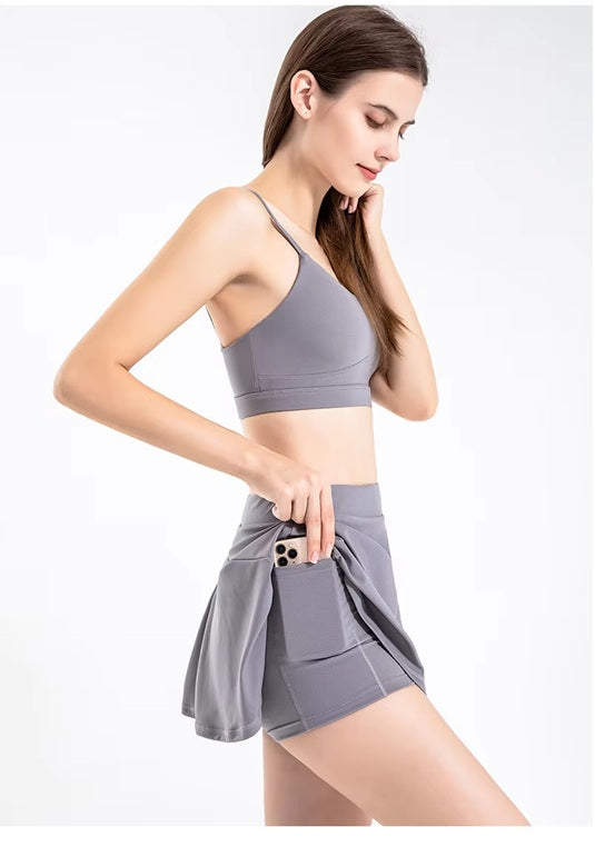 Women’s 2-Piece Black Sports Bra and Skirt Set – Soft Support, Breathable Fabric, Wire-Free, Adjustable Straps – Stylish Activewear for Gym, Yoga, Tennis, and Daily Comfort