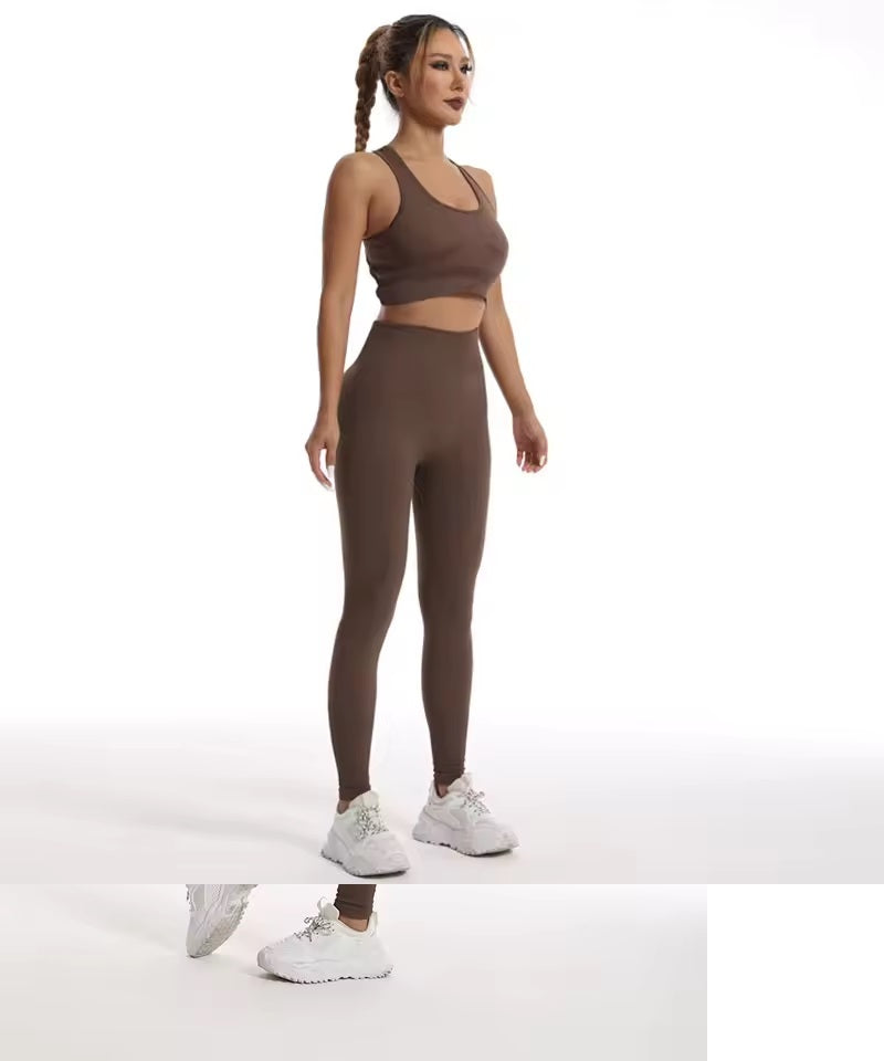 Curvear Women's Seamless Fitness Tracksuit Set: Comfortable, Breathable, High-Waisted Leggings and Supportive Sports Bra