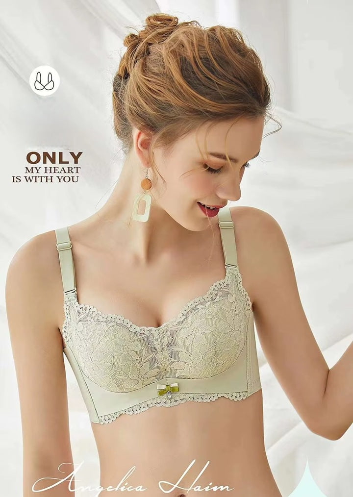 Curvear Sexy lace gather thickening bras for women, available in sizes 32/34/36/38A. Provides support, enhancing shape with a comfortable fit.